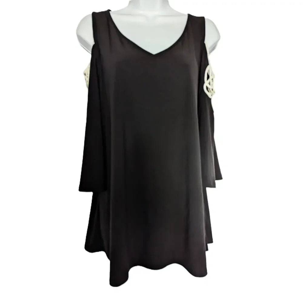 Vince Camuto Black Top with Strappy Flare Sleeves - Picture 4 of 13